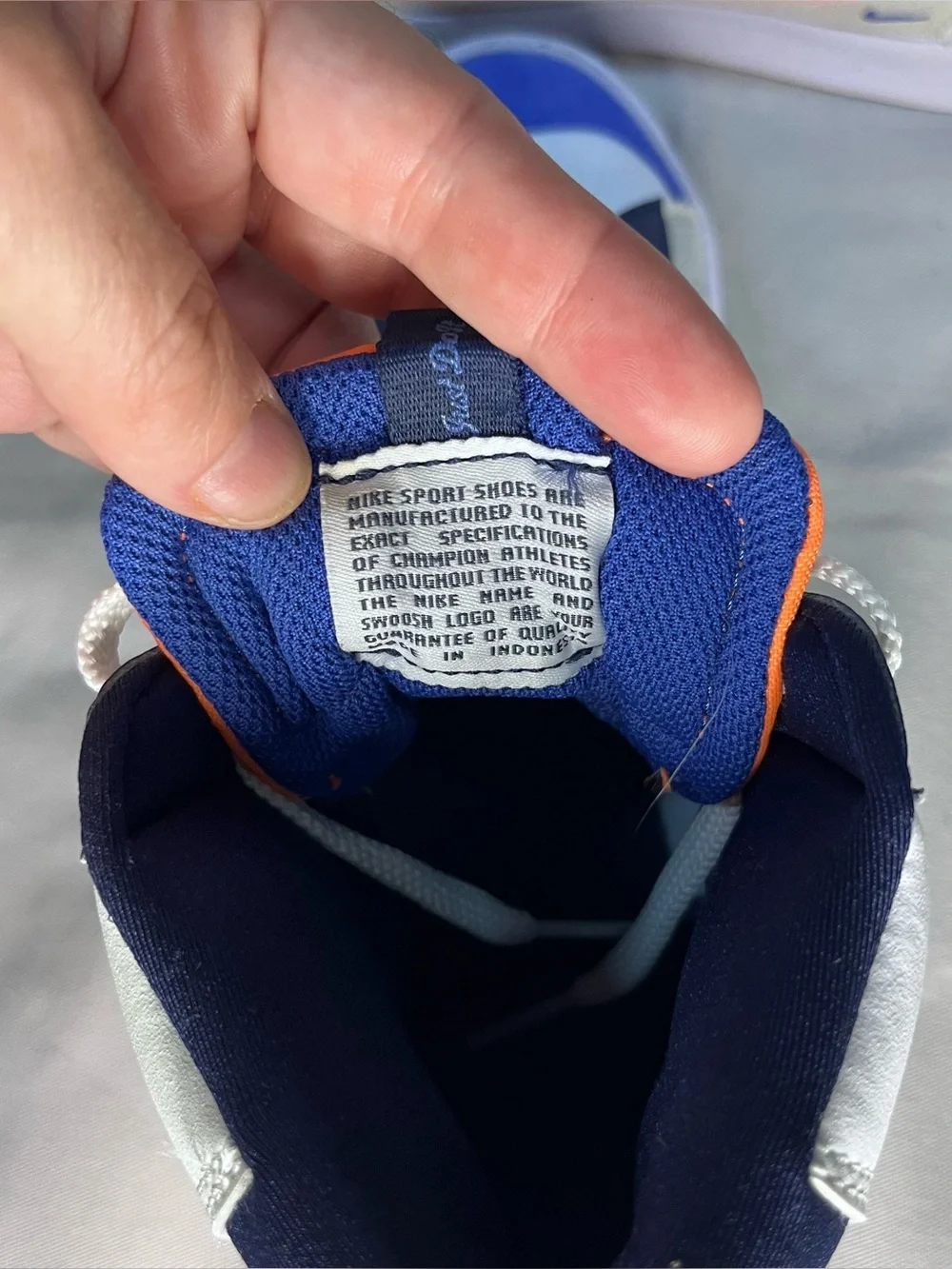 Nike Blazer Mid 77 SE Sneakers Size 7 Kids White Orange Blue FQ7413-100